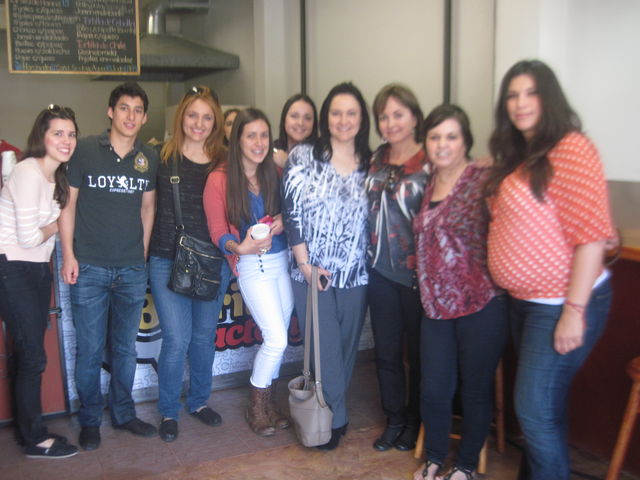 Familiares y amigos en Ignauracion de Burritos Factory