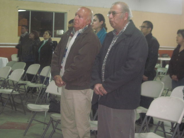 Dr. Felipe D. Jesus Palomarez con el Ing. Salvador Peña.