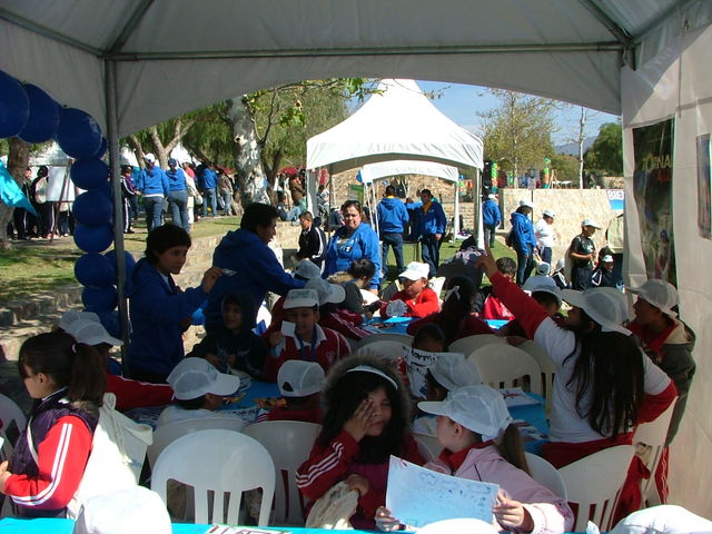 Primaria participando.